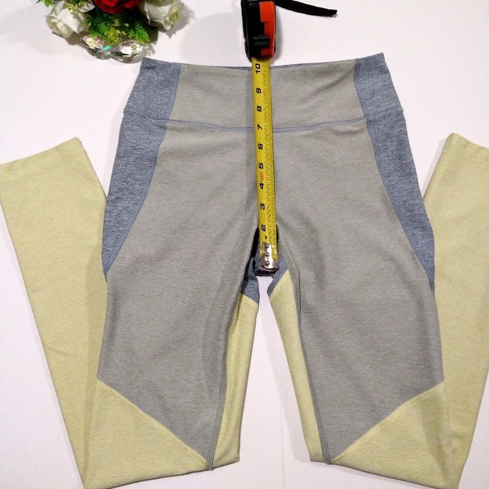 Outdoor Voices 7/8 Tri-Tone Warm Up Leggings - Picture 7 of 12